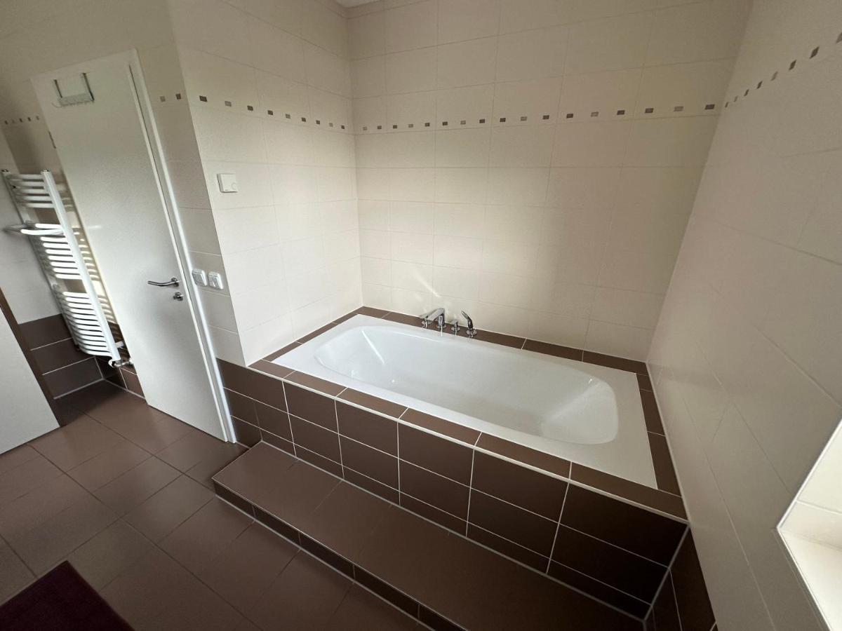 Stadtvilla In Leipzig 7 Personen 3 Schlafzimmer 2 Baeder Garten Und Terrasse Zentral Gelegen Messe Innenstadt Seen 外观 照片